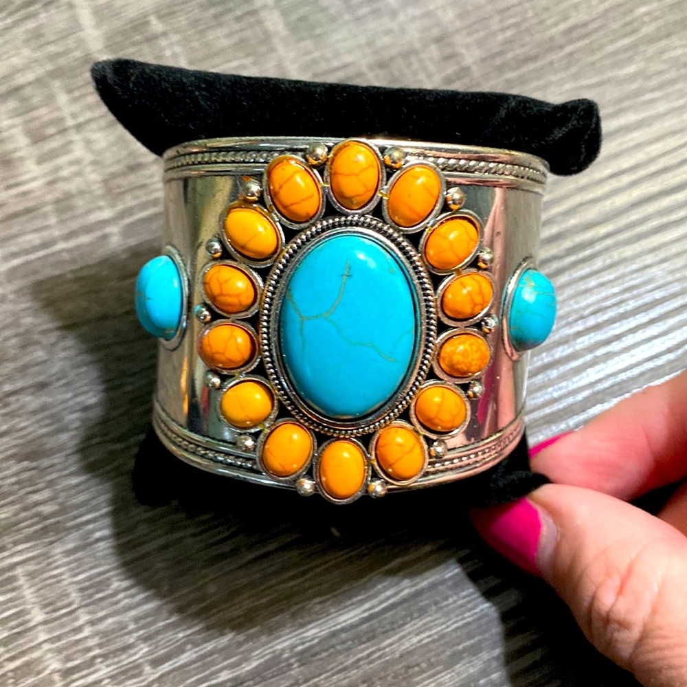 Gorgeous cuff, turquoise & orange stone accent colors